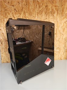 {{photo.Alt || photo.Description || 'Корпус MSI infinite A 8RC-404RU с райзером и wifi/bt адаптером.'}}